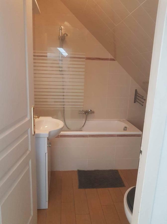 Orléans Appartement avec Parking Esterno foto