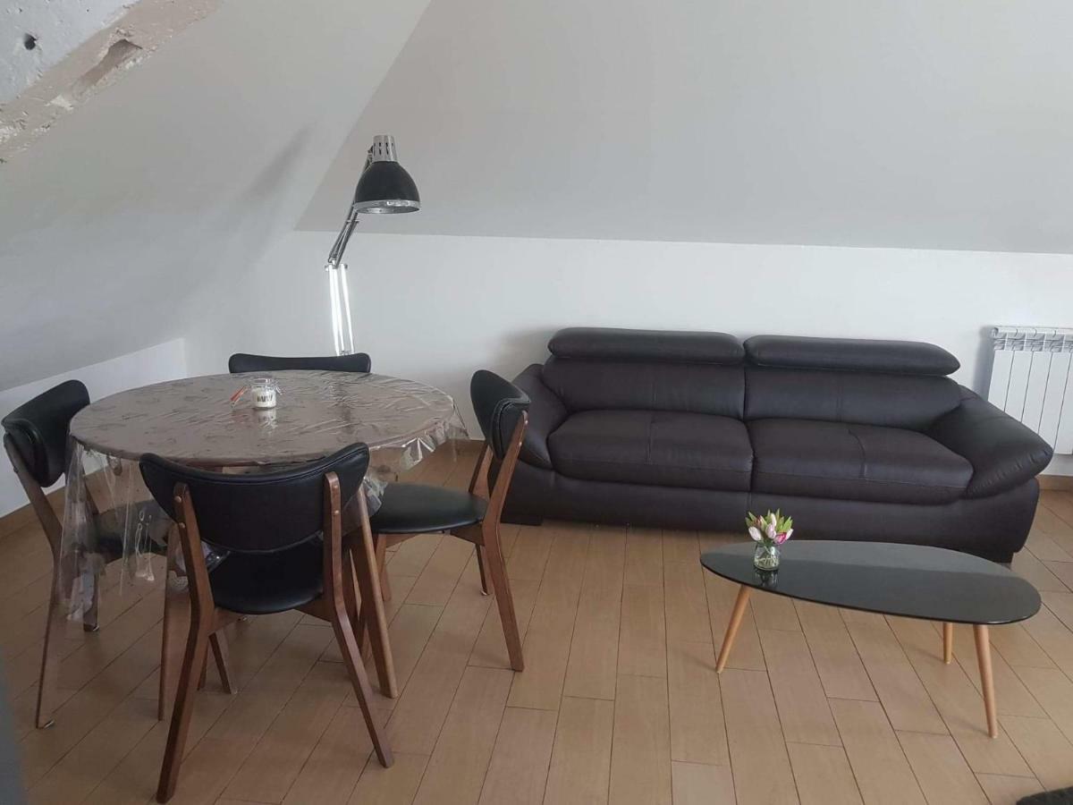 Orléans Appartement avec Parking Esterno foto